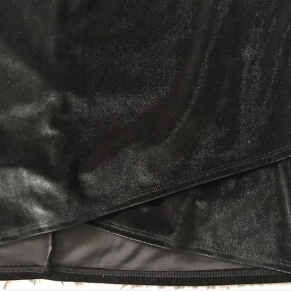 Hollister Black Velvet Wrap Front Mini Skirt Women's Small S High Waist Fitted - Picture 3 of 7